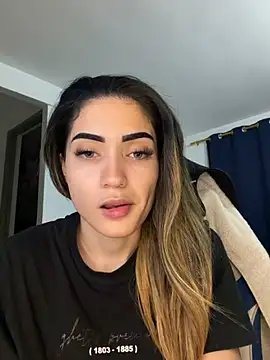 Snapshot of MagdalenaVega chatting on May 2026 11:28:02 AM MagdalenaVega online show from May 2026 11:28:02 AM