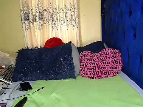 Petitebaibe23 online show from May 2026 05:27:01 AM