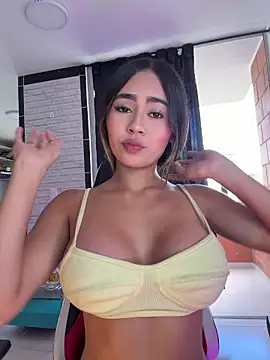 Snapshot of little_liz_ chatting on June 2026 04:34:02 PM little liz online show from June 2026 04:34:02 PM