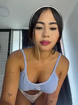 Snapshot of little_liz_ chatting on June 2026 03:24:01 PM little liz online show from June 2026 03:24:01 PM