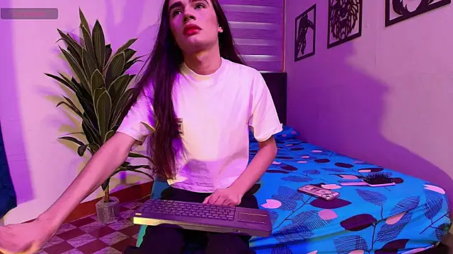 AURALIS LUX online show from May 2026 12:10:01 PM