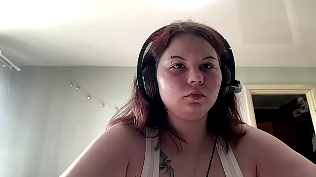 Snapshot of Redhair_girl chatting on May 2026 02:12:01 PM Redhair girl online show from May 2026 02:12:01 PM