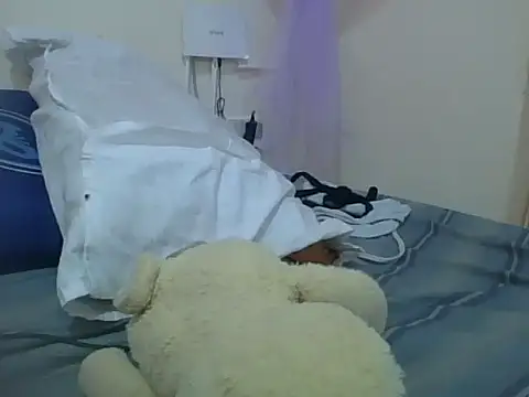 Snapshot of Queen_Zuri chatting on July 2026 10:46:02 AM Queen Zuri online show from July 2026 10:46:02 AM