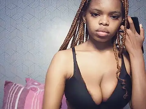 Snapshot of BustieLaura chatting on June 2026 04:09:02 AM BustieLaura online show from June 2026 04:09:02 AM