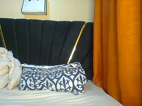 petite cuteass online show from June 2026 02:06:01 AM