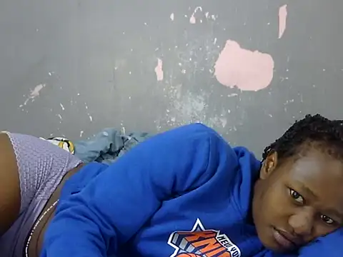 Snapshot of Petite_Ebony10 chatting on July 2026 05:25:02 AM Petite Ebony10 online show from July 2026 05:25:02 AM