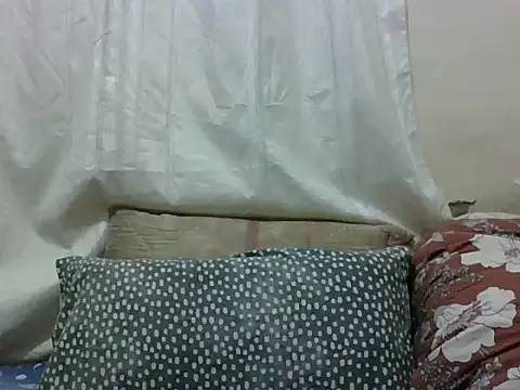 Hot-Perryl online show from May 2026 04:23:01 PM