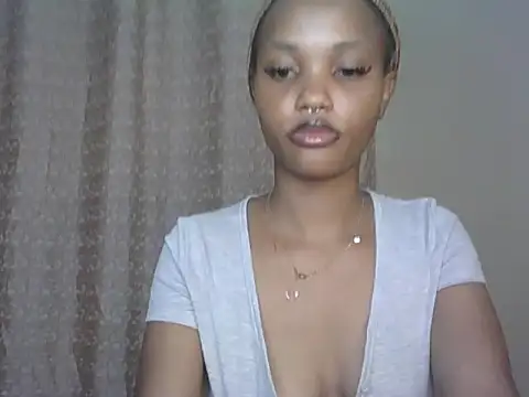 PrettyT5 online show from June 2026 07:52:02 PM