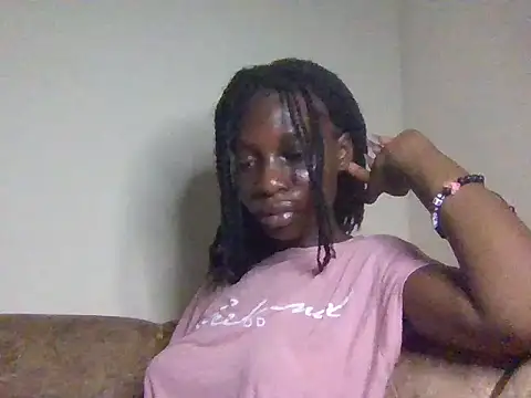 Snapshot of miss_petite0 chatting on May 2026 06:56:02 AM miss petite0 online show from May 2026 06:56:02 AM