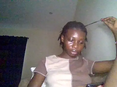 Snapshot of miss_petite0 chatting on May 2026 07:06:01 AM miss petite0 online show from May 2026 07:06:01 AM