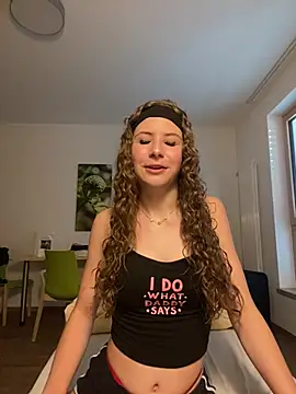 MilaRoseee online show from June 2026 06:25:01 PM