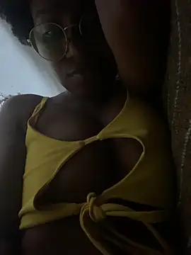 Snapshot of cacauzinhababy chatting on June 2026 06:07:02 PM cacauzinhababy online show from June 2026 06:07:02 PM