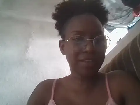 Snapshot of cacauzinhababy chatting on May 2026 06:23:01 PM cacauzinhababy online show from May 2026 06:23:01 PM