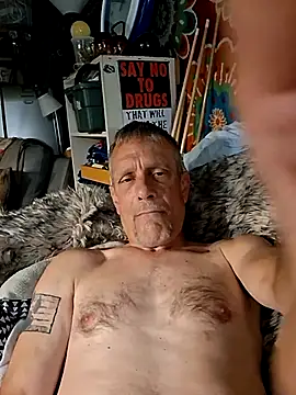 Snapshot of truckdawg2023 chatting on June 2026 08:31:02 PM truckdawg2023 online show from June 2026 08:31:02 PM