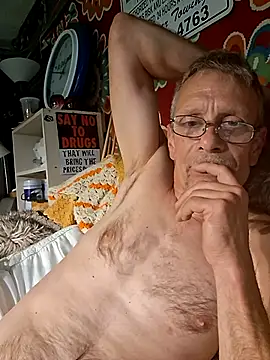 Snapshot of truckdawg2023 chatting on July 2026 05:52:01 PM truckdawg2023 online show from July 2026 05:52:01 PM