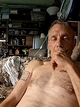Snapshot of truckdawg2023 chatting on June 2026 05:19:01 PM truckdawg2023 online show from June 2026 05:19:01 PM