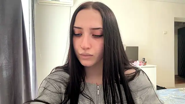 KiraJaydes online show from May 2026 12:26:02 PM