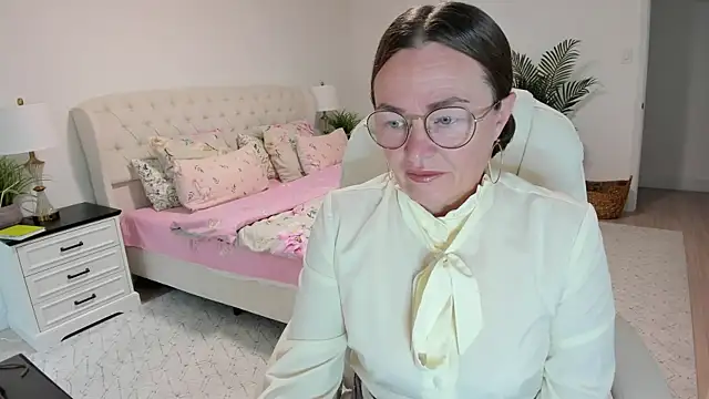 Snapshot of Vika73 chatting on July 2026 12:16:01 PM Vika73 online show from July 2026 12:16:01 PM