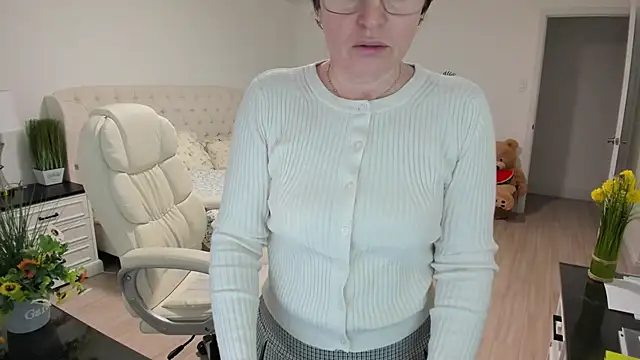 Vika73 online show from February 2026 12:38:02 PM