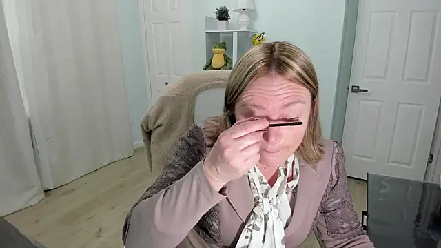 Vika73 online show from March 2025 01:08:02 PM