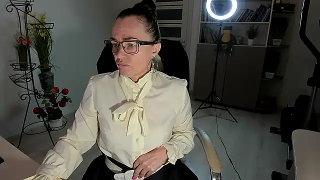 Vika73 online show from January 2026 06:28:02 AM