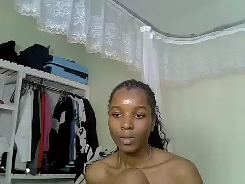 Snapshot of Sexy_vylsa chatting on June 2026 05:29:02 PM Sexy vylsa online show from June 2026 05:29:02 PM