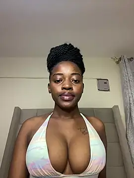 Snapshot of pretty_miss12 chatting on July 2026 04:47:02 AM pretty miss12 online show from July 2026 04:47:02 AM