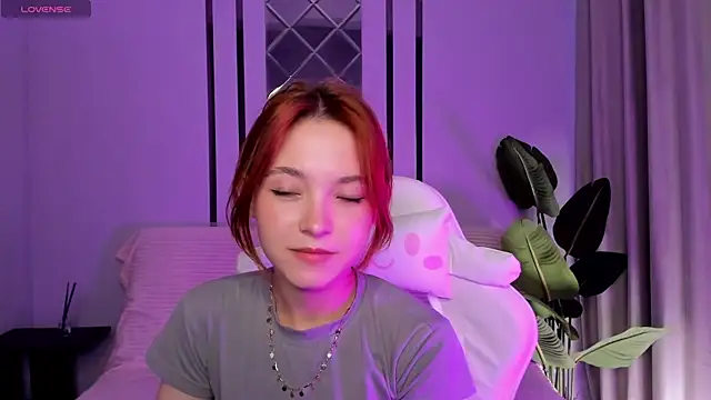 New Web Girl online show from May 2026 11:17:02 AM
