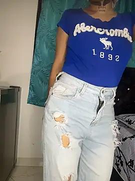 MadisonYoung000 online show from June 2026 05:47:02 PM