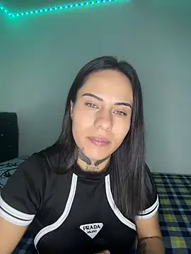 MadisonYoung000 online show from June 2026 06:01:01 PM