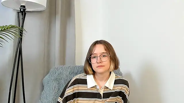 JaclynBoluda online show from May 2026 01:05:02 PM