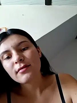 Snapshot of Yeras_ chatting on June 2026 06:35:02 PM Yeras online show from June 2026 06:35:02 PM