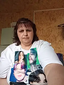 LisichkaOksana online show from June 2026 04:48:01 PM