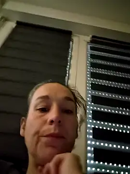 Snapshot of adelinegirly chatting on June 2026 05:07:01 AM adelinegirly online show from June 2026 05:07:01 AM