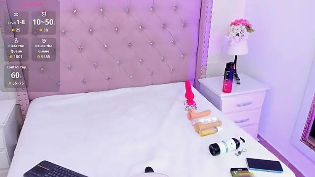 HollyBloom  online show from June 2026 04:16:01 PM