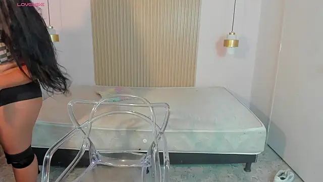 Snapshot of MiaLane3 chatting on July 2026 11:21:01 AM MiaLane3 online show from July 2026 11:21:01 AM