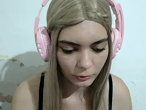 Snapshot of Angel_Ristoww chatting on May 2026 01:14:02 AM Angel Ristoww online show from May 2026 01:14:02 AM