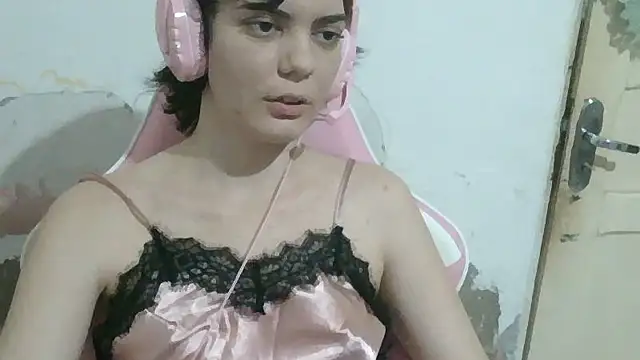 Snapshot of Angel_Ristoww chatting on June 2026 12:49:02 AM Angel Ristoww online show from June 2026 12:49:02 AM