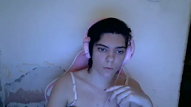 Snapshot of Angel_Ristoww chatting on June 2026 04:40:01 PM Angel Ristoww online show from June 2026 04:40:01 PM