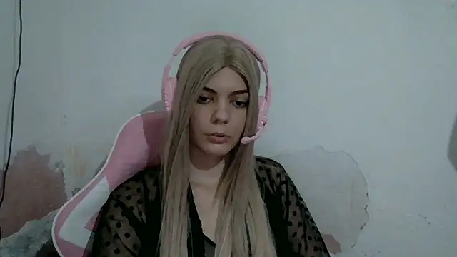 Snapshot of Angel_Ristoww chatting on June 2026 12:59:01 AM Angel Ristoww online show from June 2026 12:59:01 AM