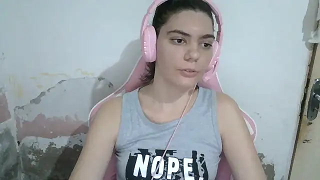 Snapshot of Angel_Ristoww chatting on May 2026 10:21:02 PM Angel Ristoww online show from May 2026 10:21:02 PM