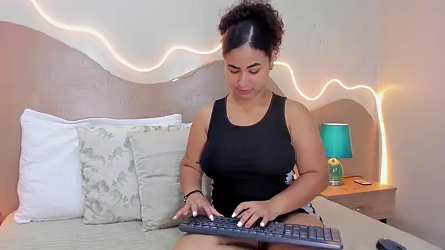Amber Milers online show from May 2026 07:24:02 PM