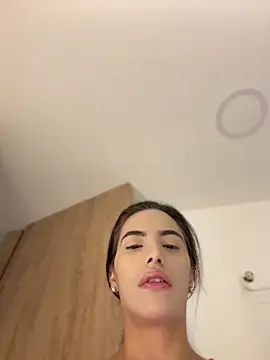 Snapshot of Sweet_ivonny chatting on June 2026 11:57:02 PM Sweet ivonny online show from June 2026 11:57:02 PM