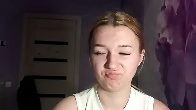 RaeannRoewe online show from May 2026 07:47:02 PM