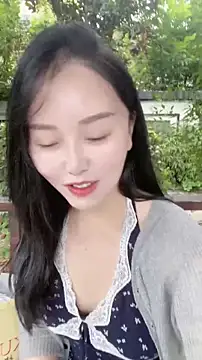 Snapshot of lylxili chatting on July 2026 06:43:01 AM lylxili online show from July 2026 06:43:01 AM