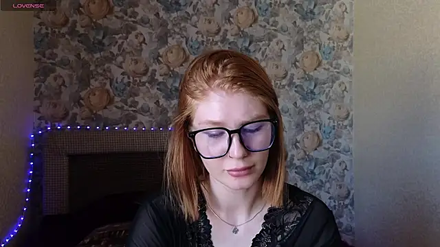 Snapshot of Juli_Ginger chatting on June 2026 05:56:02 AM Juli Ginger online show from June 2026 05:56:02 AM