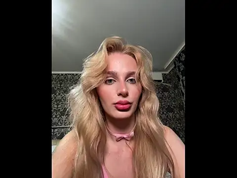 Snapshot of Golden__Daisy chatting on July 2026 09:30:02 PM Golden Daisy online show from July 2026 09:30:02 PM