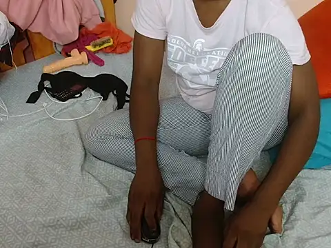 maya nyla online show from June 2026 06:45:02 PM