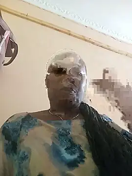 AshantiLuxx online show from June 2026 12:32:01 PM