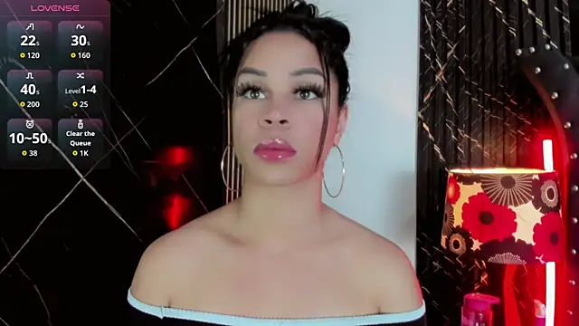 Snapshot of Nayara_K chatting on June 2026 08:03:02 PM Nayara K online show from June 2026 08:03:02 PM